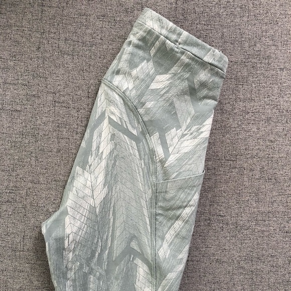 Lululemon leggings Swift Speed High-Rise Crop 21" Reverberate Chevron Jacquard - Picture 14 of 16